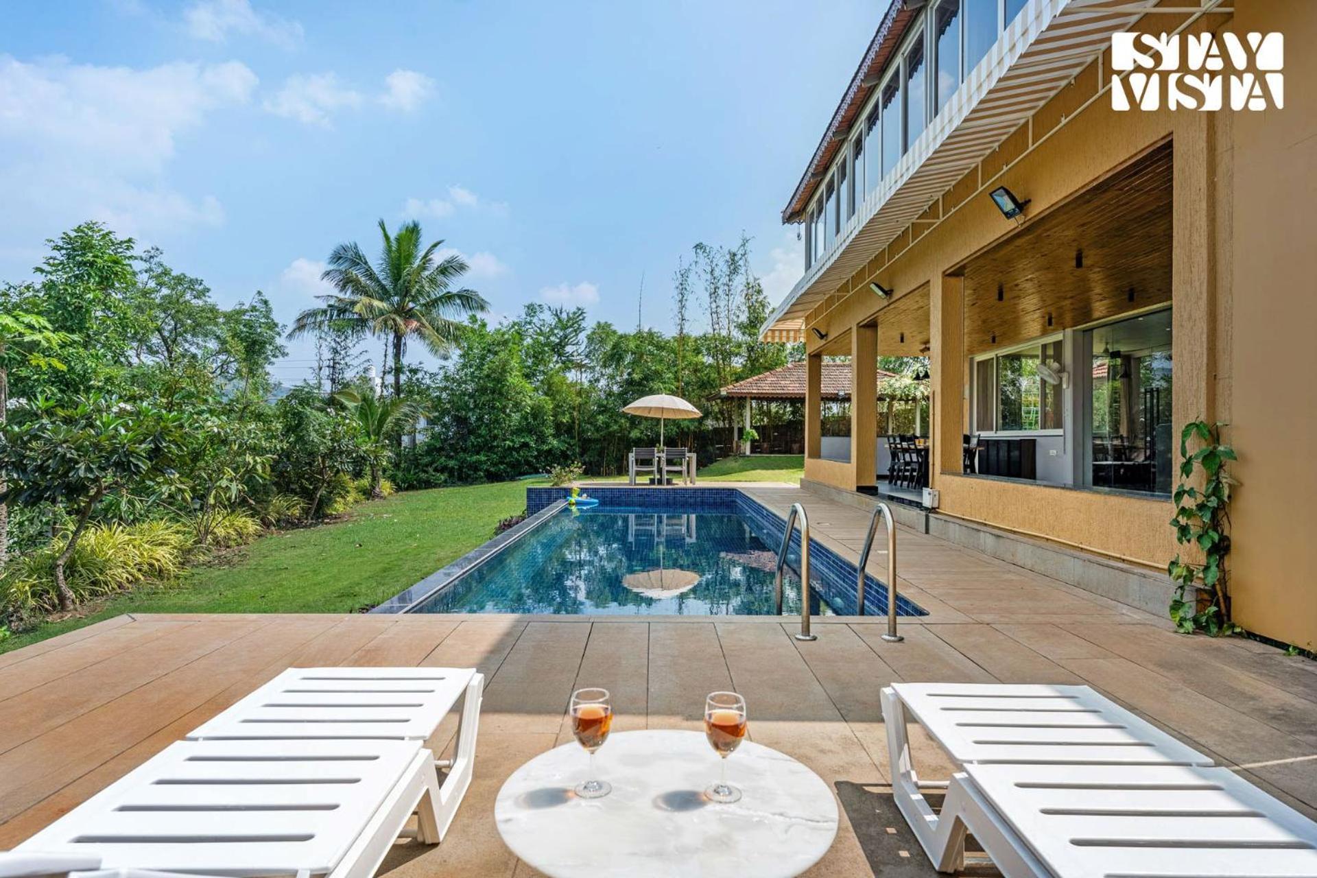 Stayvista At Countryside Meadows With Pool, Ac Pune Esterno foto