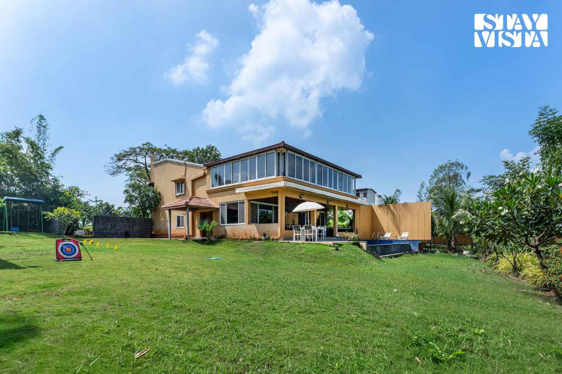 Stayvista At Countryside Meadows With Pool, Ac Pune Esterno foto
